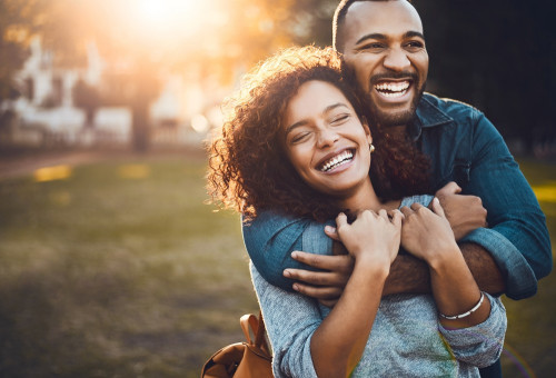 Partnerzusammenführung - Wenn zwei Seelen sich wiederfinden: Foto: © Delmaine_Donson_peopleimagescom / AdobeStock / #498876255